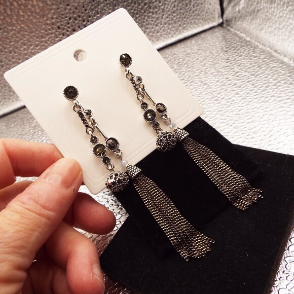 NWT BLACK DIMONDS GUNMETAL CHAINS FILIGREE LONG DANGLY *BACK-FRONT* EARRINGS 2 - Picture 2 of 3